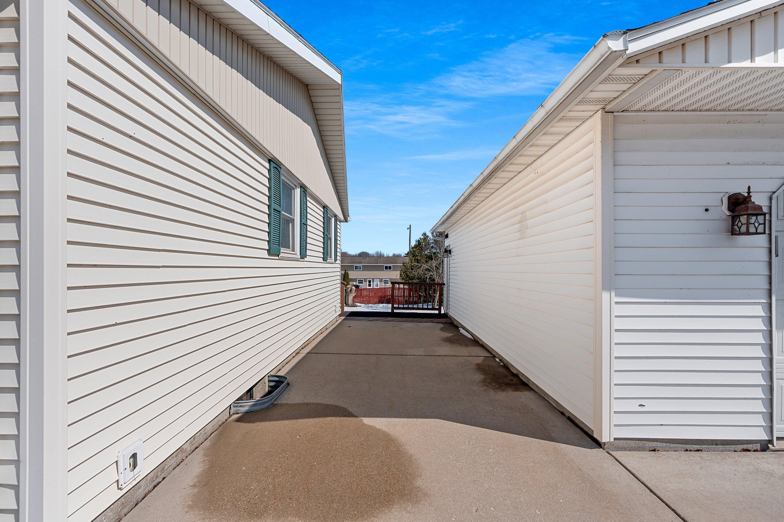 1465 North 8th Street Manitowoc, WI 54220 - Photo 36 of 55 _DSC2544.jpg-SMALL