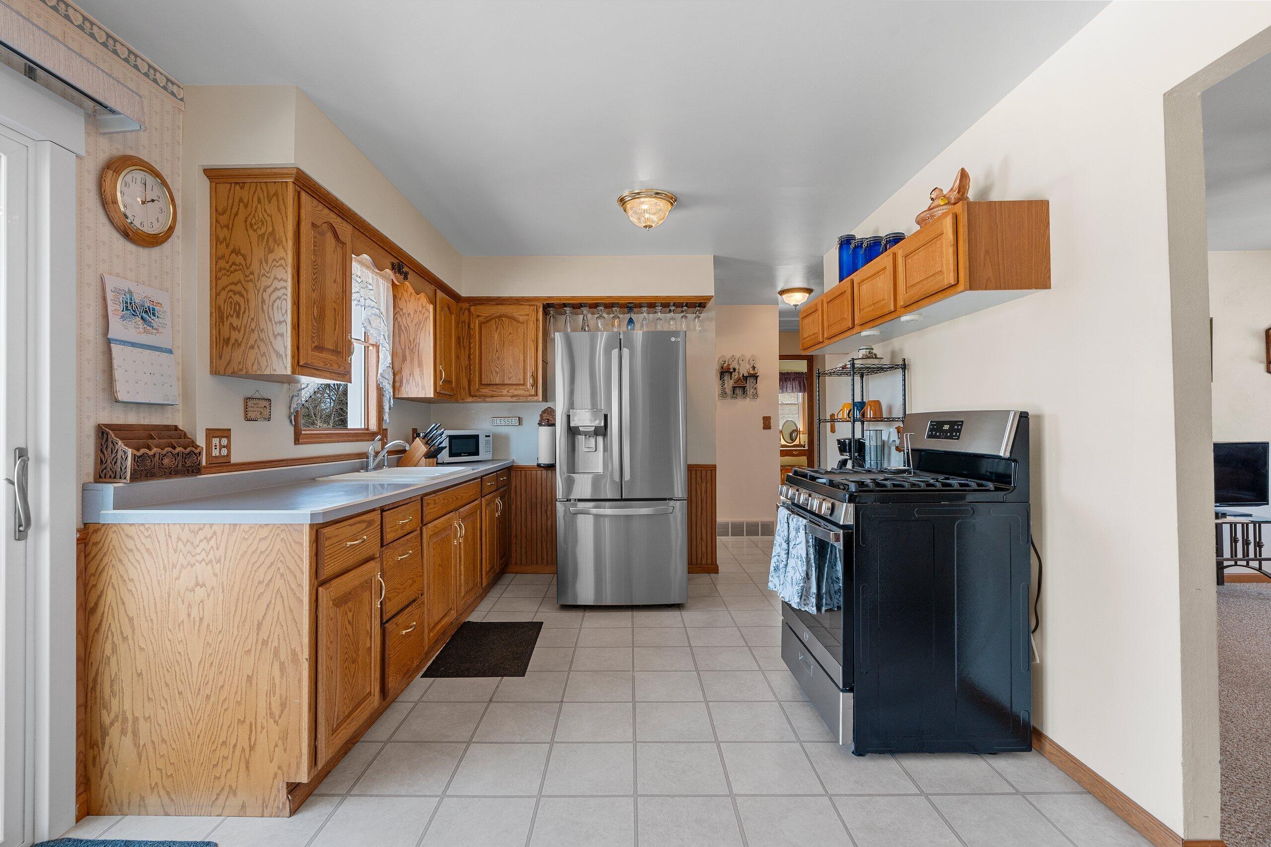 1465 North 8th Street Manitowoc, WI 54220 - Photo 4 of 55 _DSC2485.jpg-SMALL