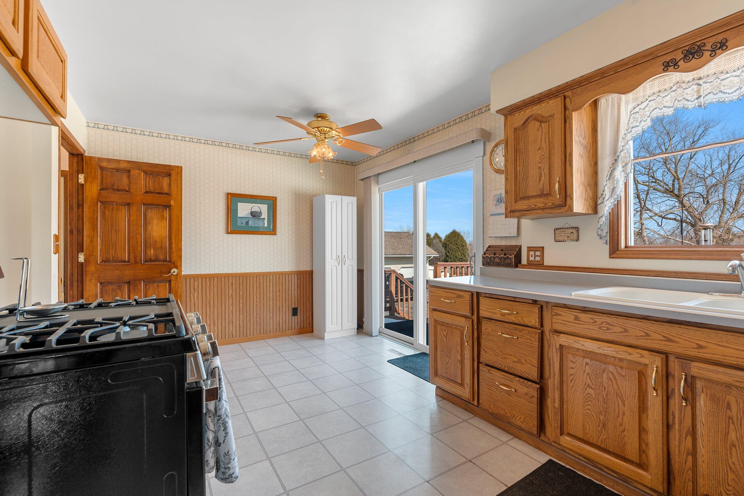 1465 North 8th Street Manitowoc, WI 54220 - Photo 5 of 55 _DSC2477.jpg-SMALL