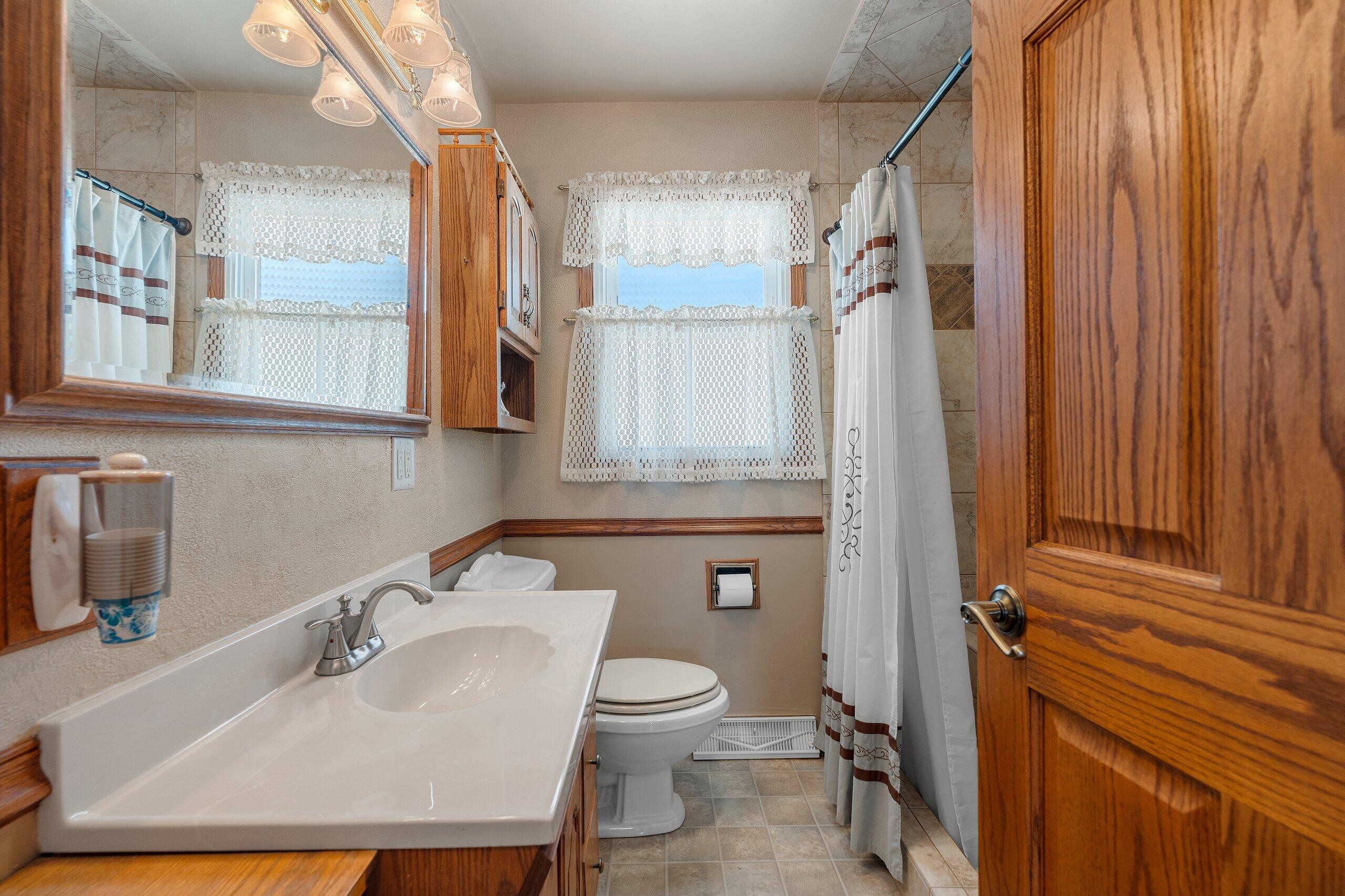 1465 North 8th Street Manitowoc, WI 54220 - Photo 6 of 55 _DSC2428.jpg-SMALL