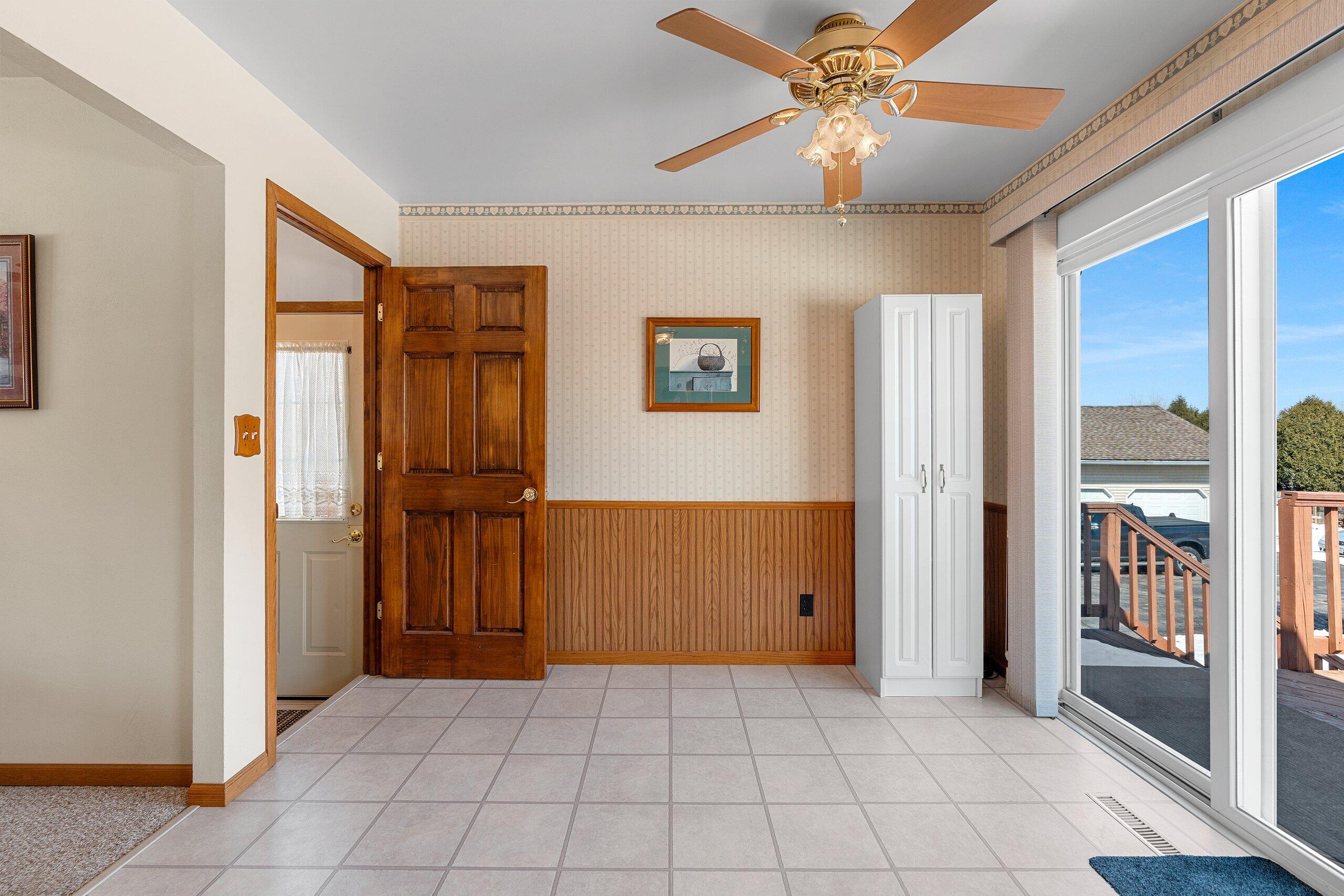 1465 North 8th Street Manitowoc, WI 54220 - Photo 7 of 55 _DSC2481.jpg-SMALL