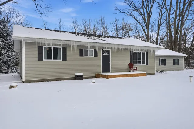 $314,900 | 9465 Hubbard Road, Davison, MI 48423