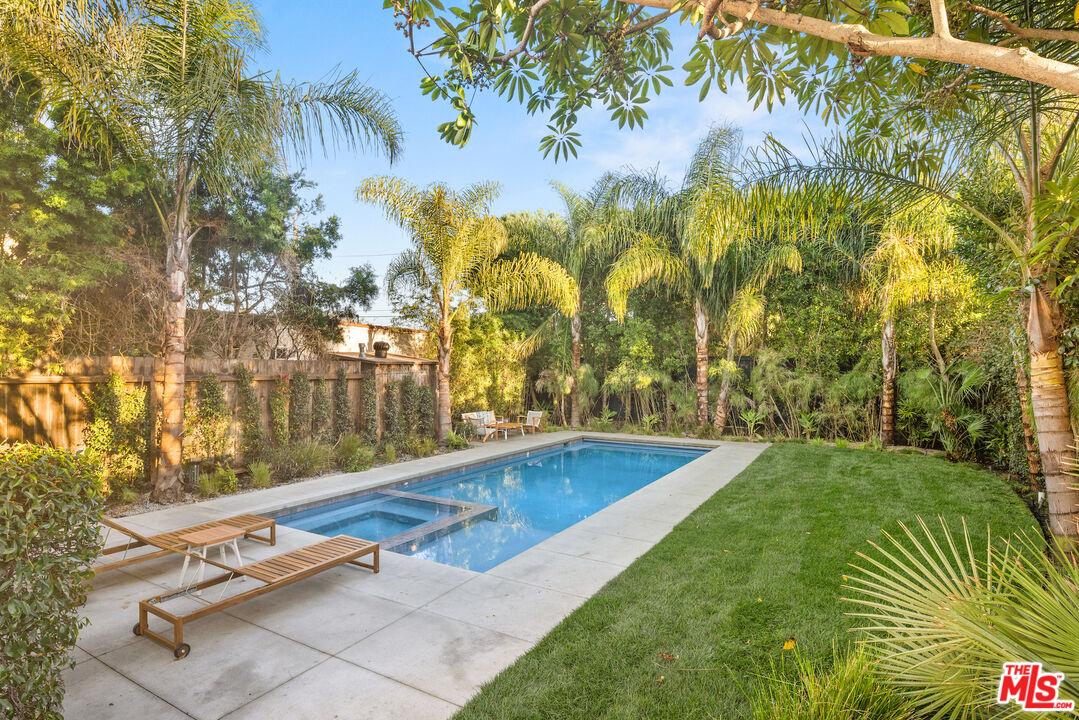 1314 Preston Way Venice, CA 90291 - Photo 32 of 37 a view of swimming pool with a yard