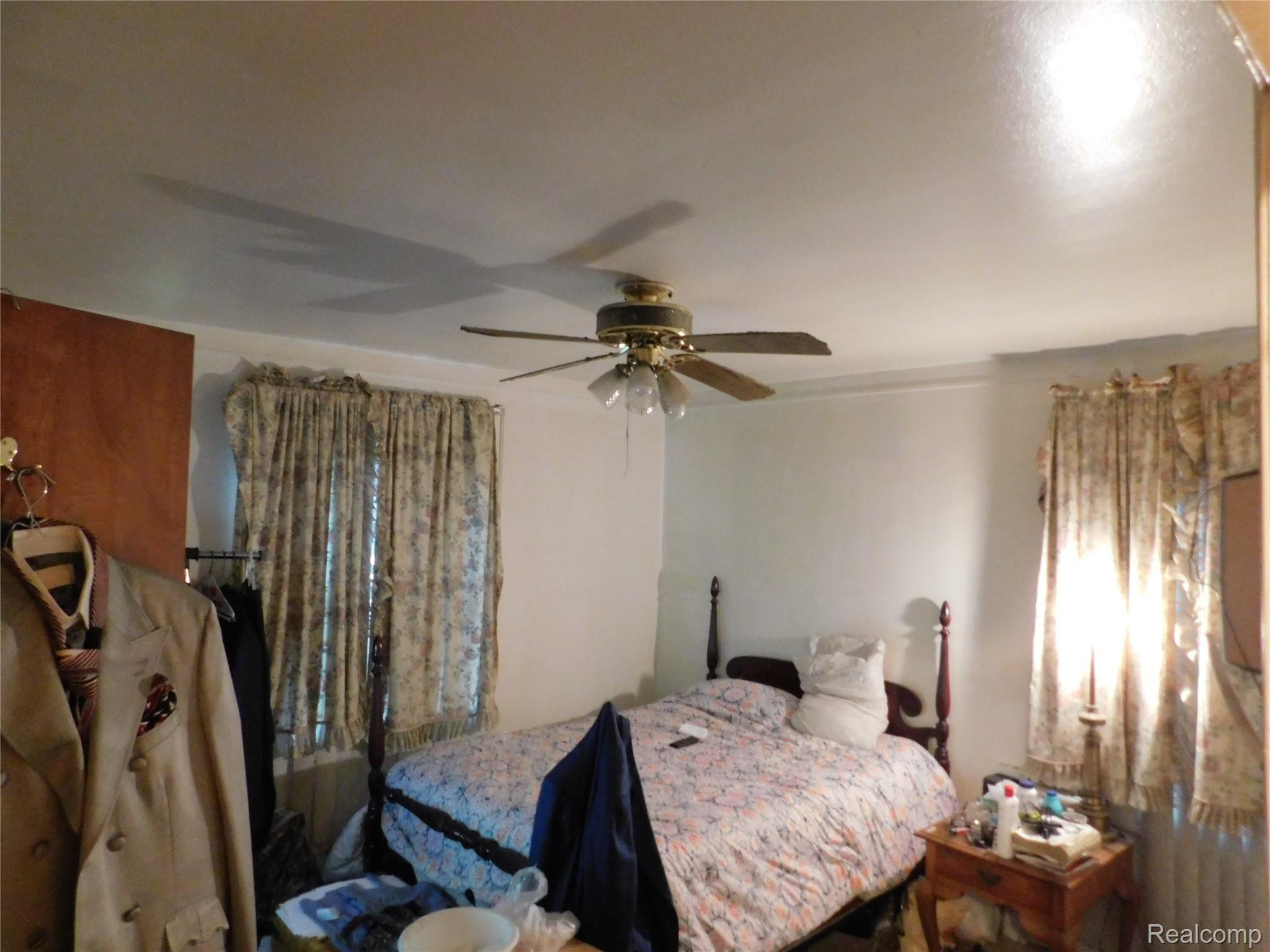 19420 Burt Road Detroit, MI 48219 - Photo 5 of 25 DSCN0126.JPG