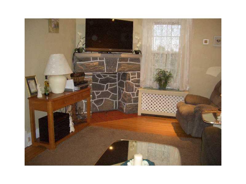 122 Hornaday Road Carrick, PA 15210 - Photo 2 of 24 Living Room.
