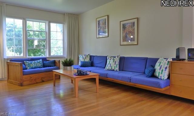 16406 Fernway Road Cleveland, OH 44120 - Photo 3 of 21 Living Room with some built-in seating that remains with the house!