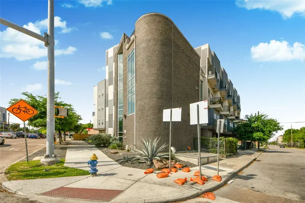 $239,990 | 1011 Studemont Street, Unit 302, Houston, TX 77007