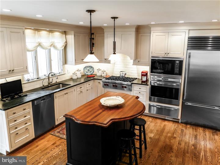 8 Edgewood Road Yardley, PA 19067 - Photo 11 of 25 Kitchen
