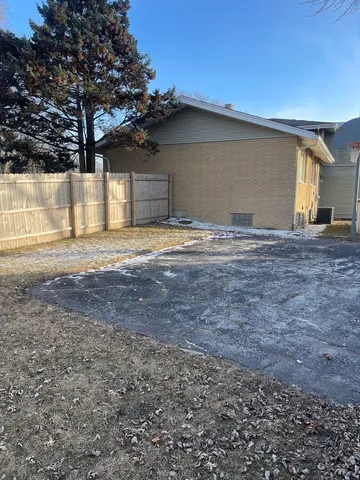 $370,000 | 18842 Morgan Avenue, Homewood, IL 60430