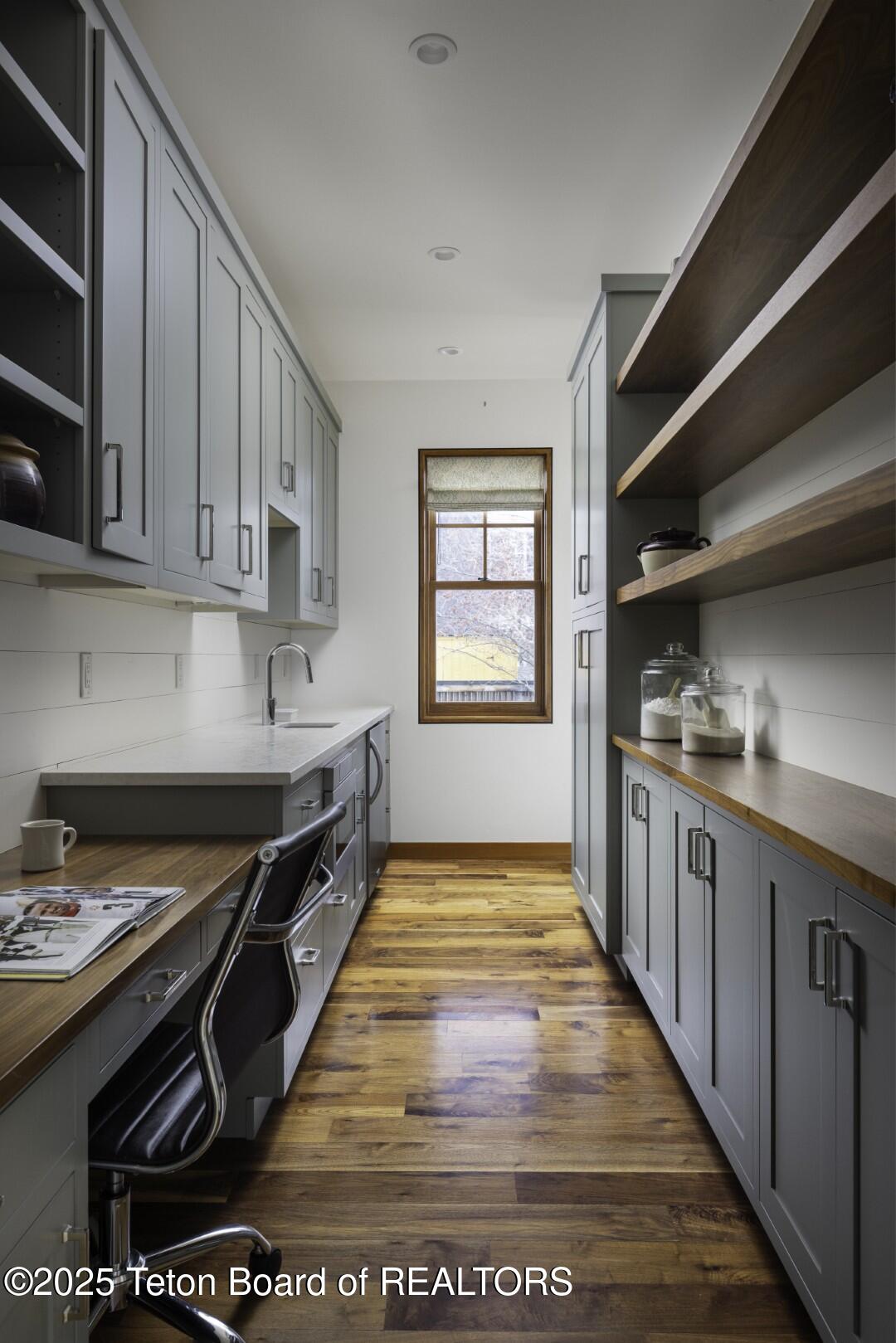 150 North Jean Street Jackson, WY 83001 - Photo 11 of 33 Butlers Pantry