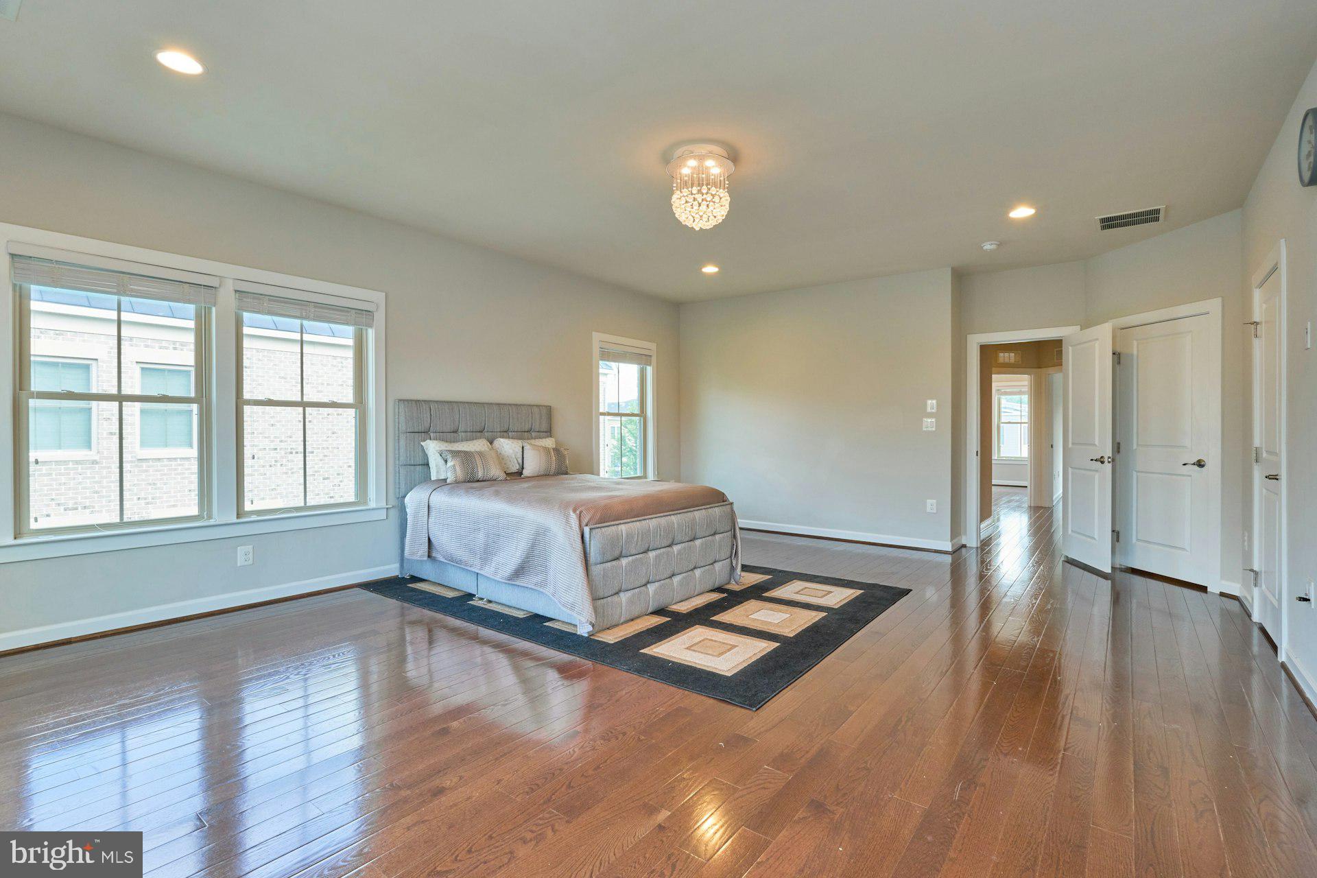 2358 Chadlington Road Falls Church, VA 22043 - Photo 37 of 56