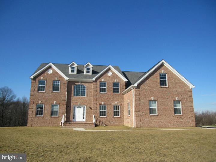 6 Sapphire Road Robbinsville, NJ 08691 - Photo 1 of 25 Exterior Front