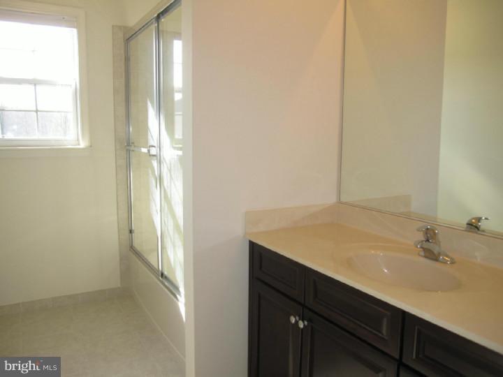 6 Sapphire Road Robbinsville, NJ 08691 - Photo 12 of 25 Bathroom