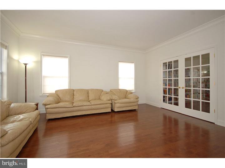 6 Sapphire Road Robbinsville, NJ 08691 - Photo 24 of 25 Living Room