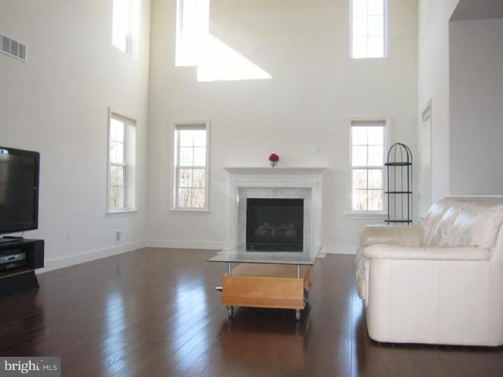 6 Sapphire Road Robbinsville, NJ 08691 - Photo 8 of 25 Family Room