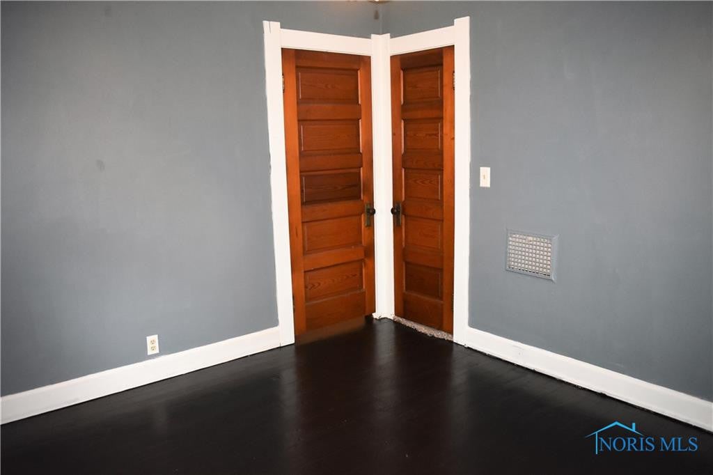 1725 Gilbert Road Toledo, OH 43614 - Photo 31 of 49 2nd Bedroom also just finished wood floor!