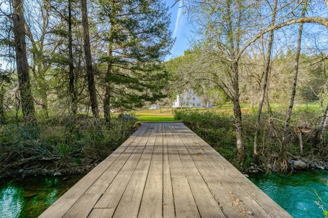 $499,500 | 28457 Highway 299, Bella Vista, CA 96008