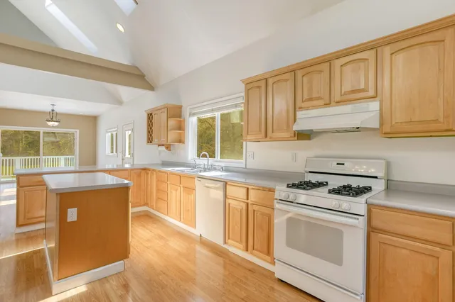 $499,500 | 28457 Highway 299, Bella Vista, CA 96008