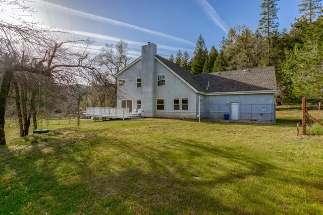 $499,500 | 28457 Highway 299, Bella Vista, CA 96008