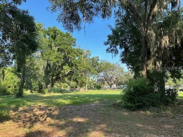 a view of a golf course