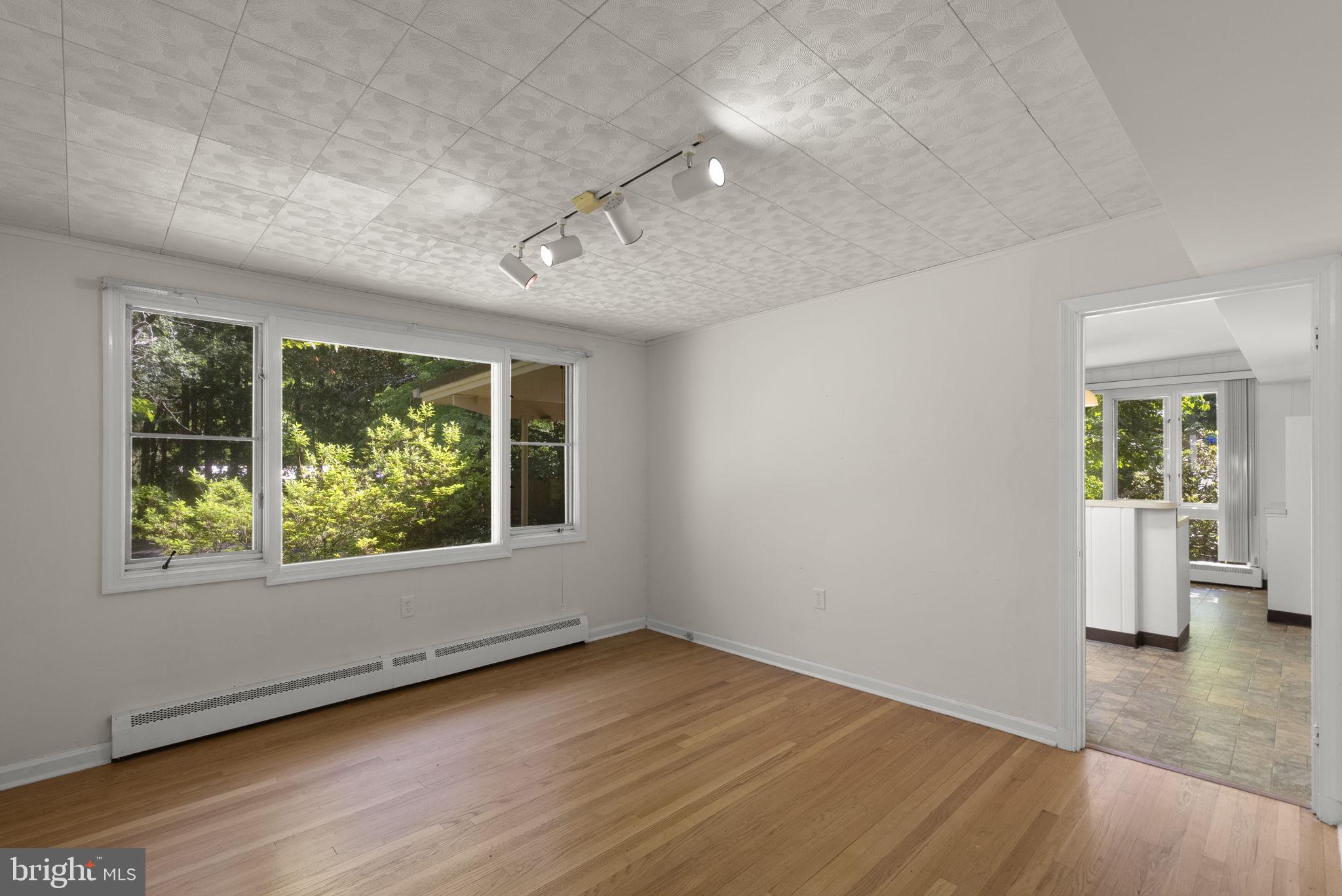 4376 Rte 97 Avenue Brookeville, MD 20833 - Photo 17 of 70 Dining Room