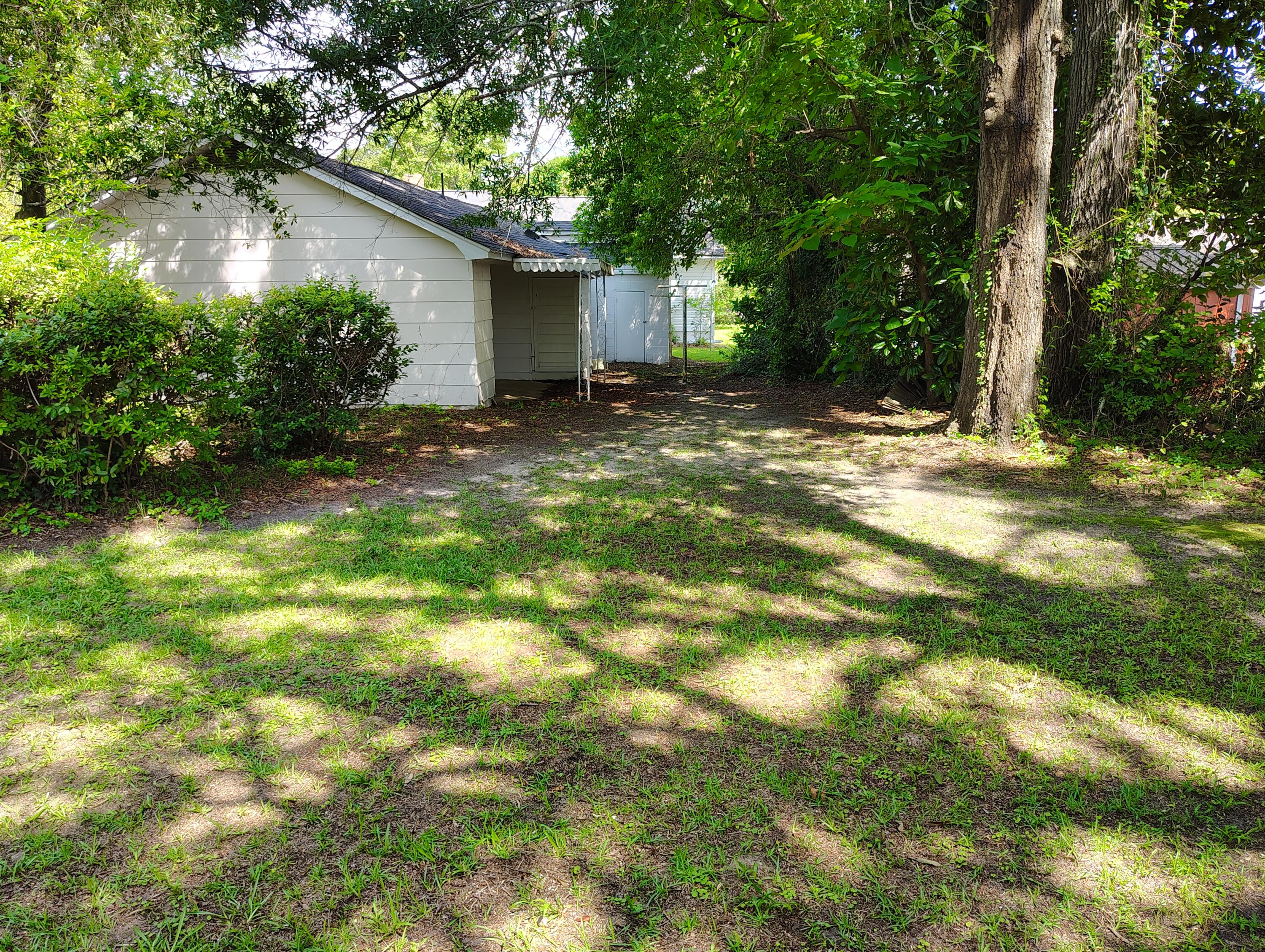 406 Thames Street Manning, SC 29102 - Photo 29 of 71