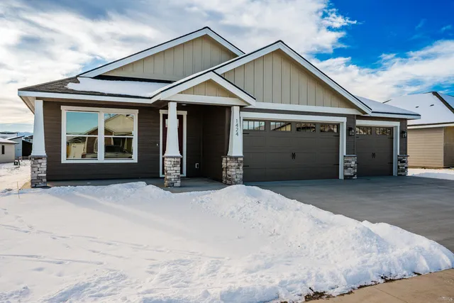 $472,320 | 1424 Silverton Drive, Ranchester, WY 82839