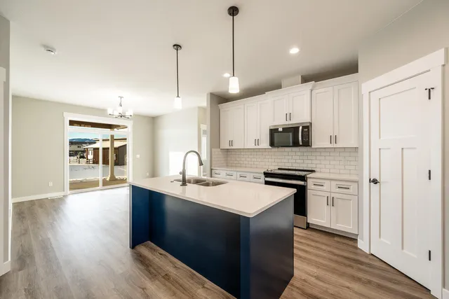 $472,320 | 1424 Silverton Drive, Ranchester, WY 82839