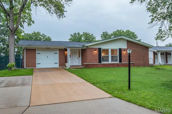 $330,000 | 729 Wingan Lane, St. Louis, MO 63125