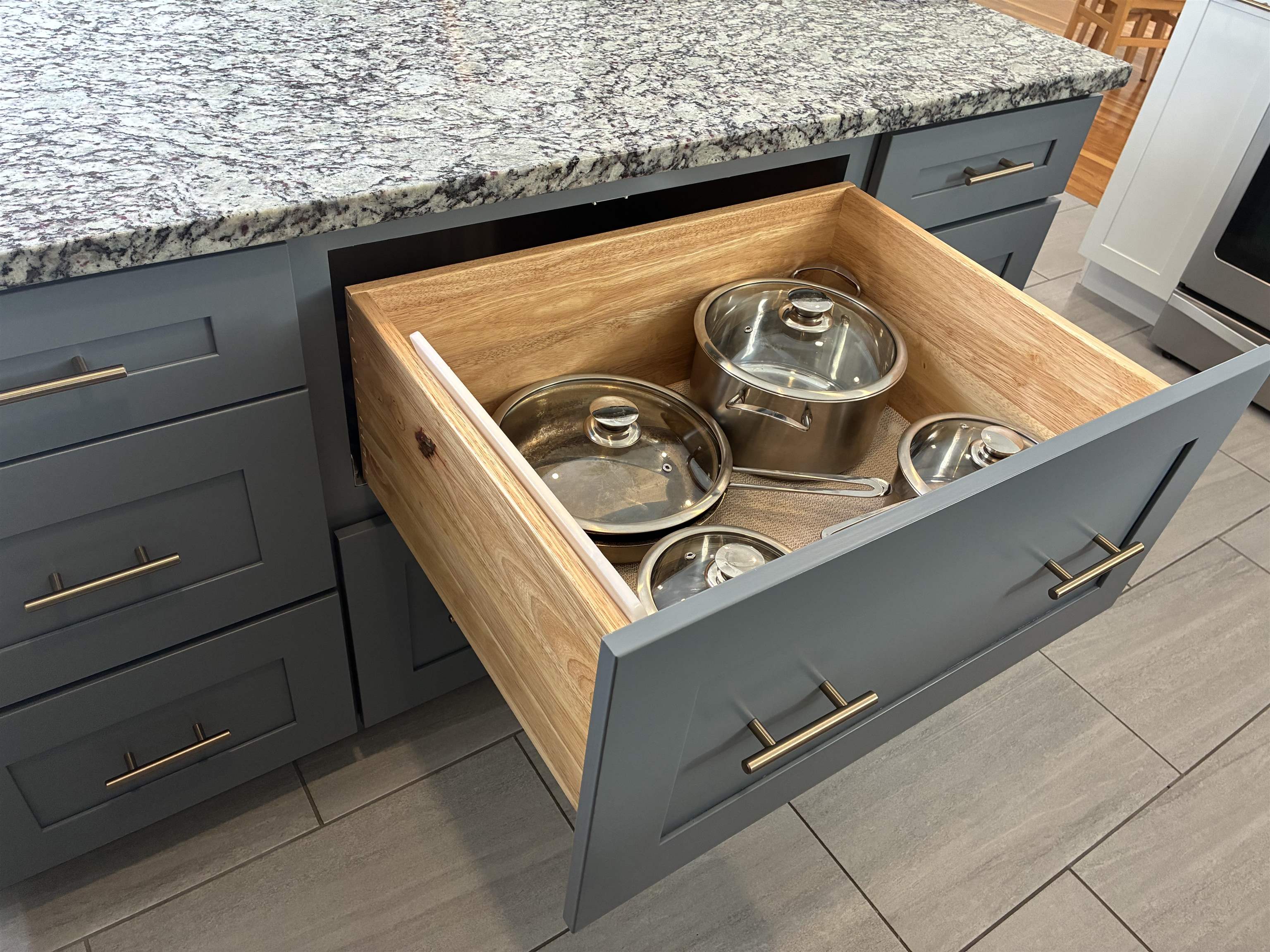 90 Tarbell Street Manchester, NH 03104 - Photo 13 of 60