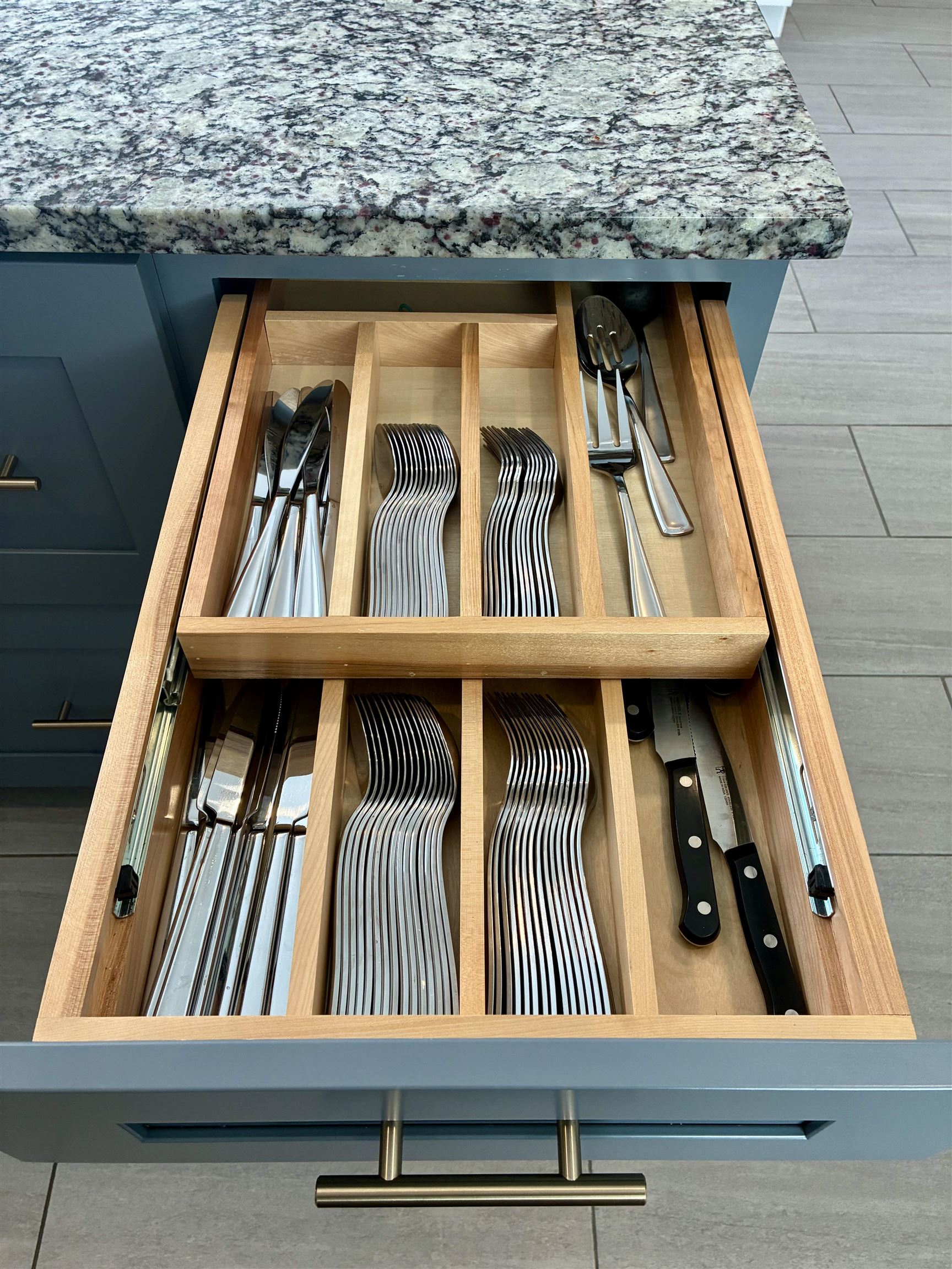 90 Tarbell Street Manchester, NH 03104 - Photo 8 of 60