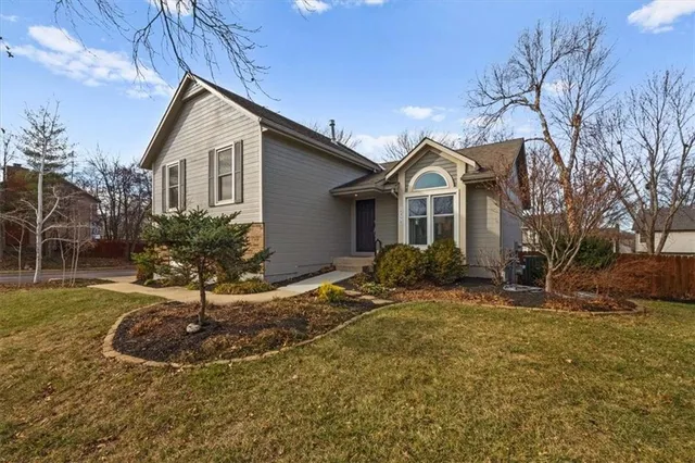 $354,000 | 15778 Horton Street, Overland Park, KS 66223