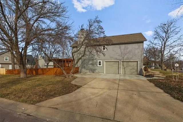 $354,000 | 15778 Horton Street, Overland Park, KS 66223
