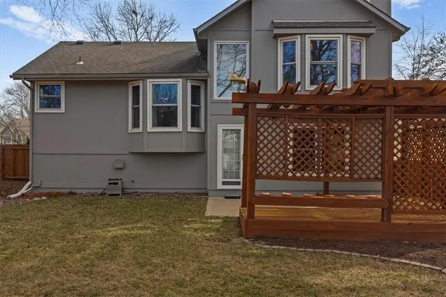 $354,000 | 15778 Horton Street, Overland Park, KS 66223