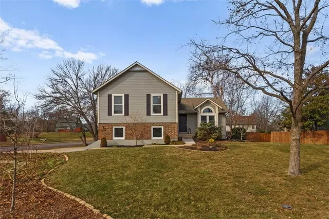 $354,000 | 15778 Horton Street, Overland Park, KS 66223