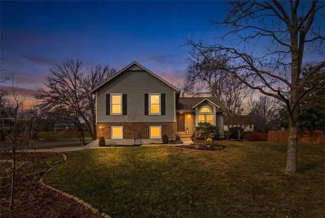 $354,000 | 15778 Horton Street, Overland Park, KS 66223