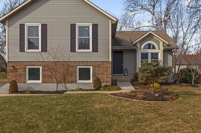 $354,000 | 15778 Horton Street, Overland Park, KS 66223