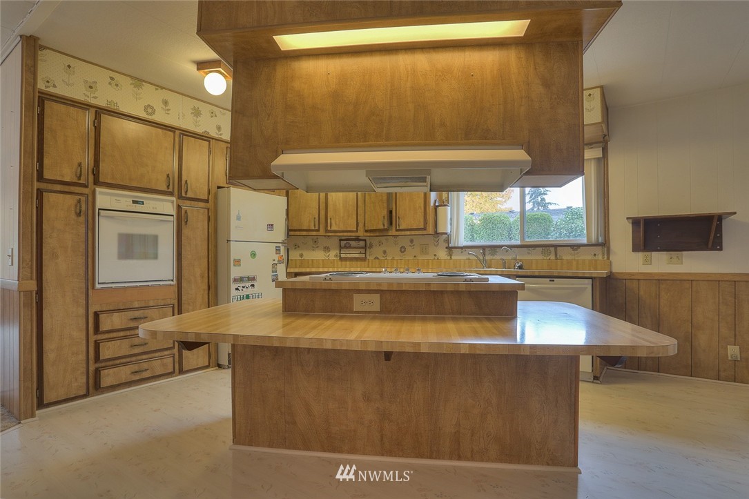 23911 Lake Drive West Bothell, WA 98021 - Photo 19 of 25 Gallery Image 19