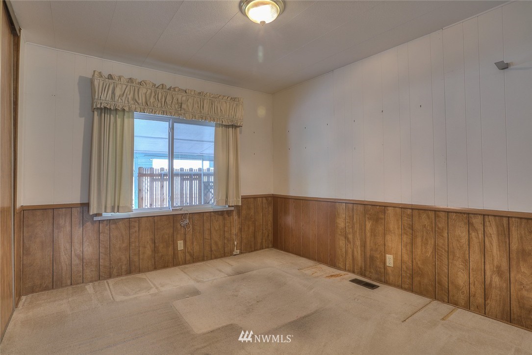 23911 Lake Drive West Bothell, WA 98021 - Photo 24 of 25 Gallery Image 24
