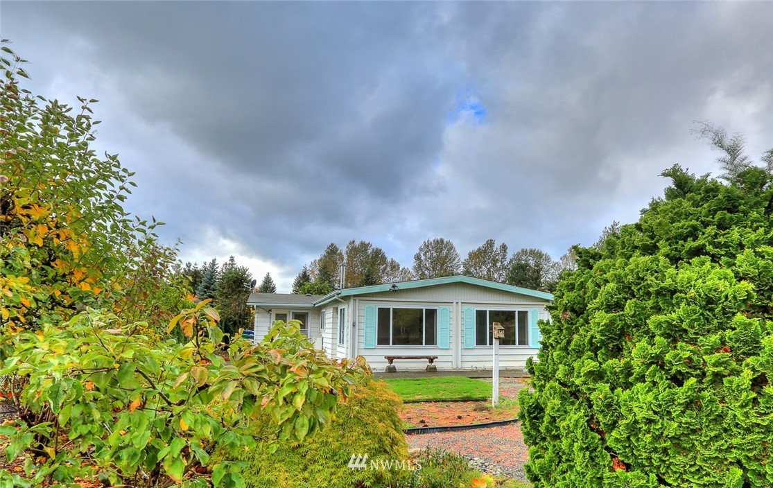 23911 Lake Drive West Bothell, WA 98021 - Photo 4 of 25 Gallery Image 4