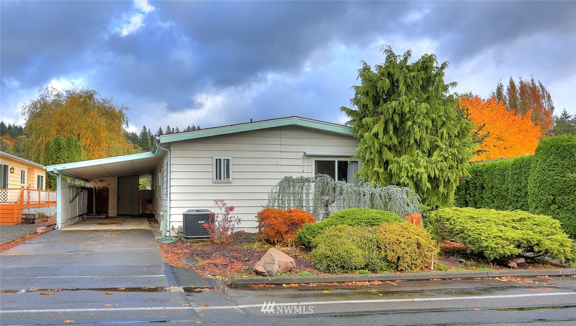 23911 Lake Drive West Bothell, WA 98021 - Photo 6 of 25 Gallery Image 6