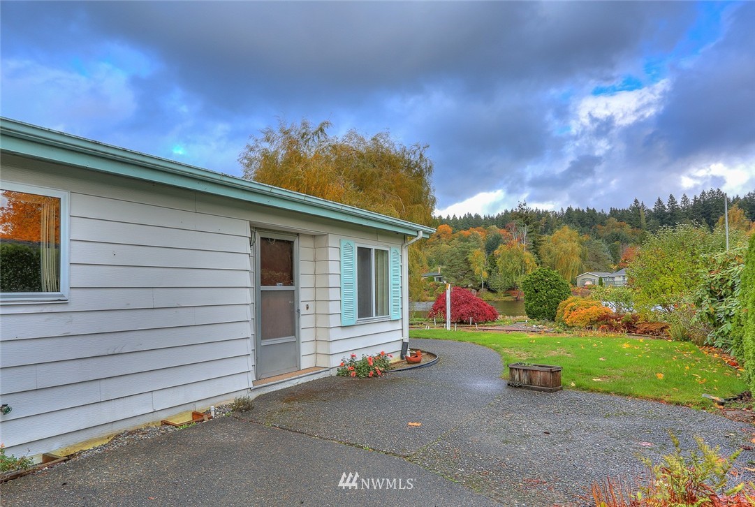 23911 Lake Drive West Bothell, WA 98021 - Photo 8 of 25 Gallery Image 8