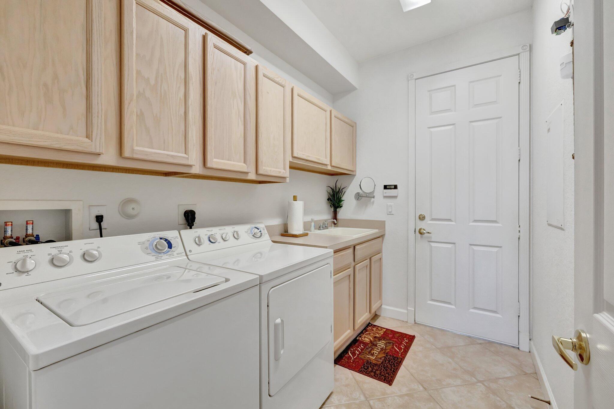 699 Southwest River Bend Circle Stuart, FL 34997 - Photo 44 of 78 Laundry Room
