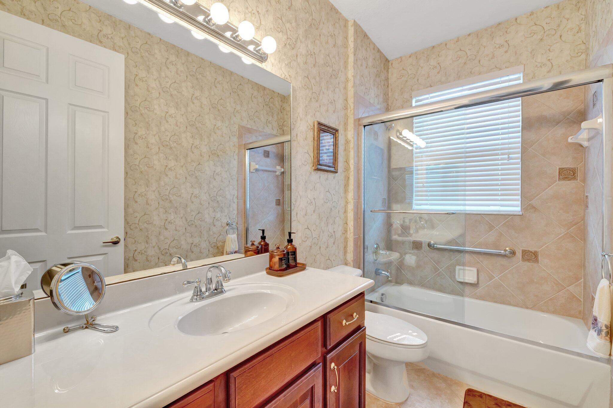 699 Southwest River Bend Circle Stuart, FL 34997 - Photo 48 of 78 Bathroom