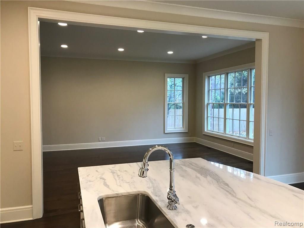 1008 Harvard Road Grosse Pointe Park, MI 48230 - Photo 5 of 19