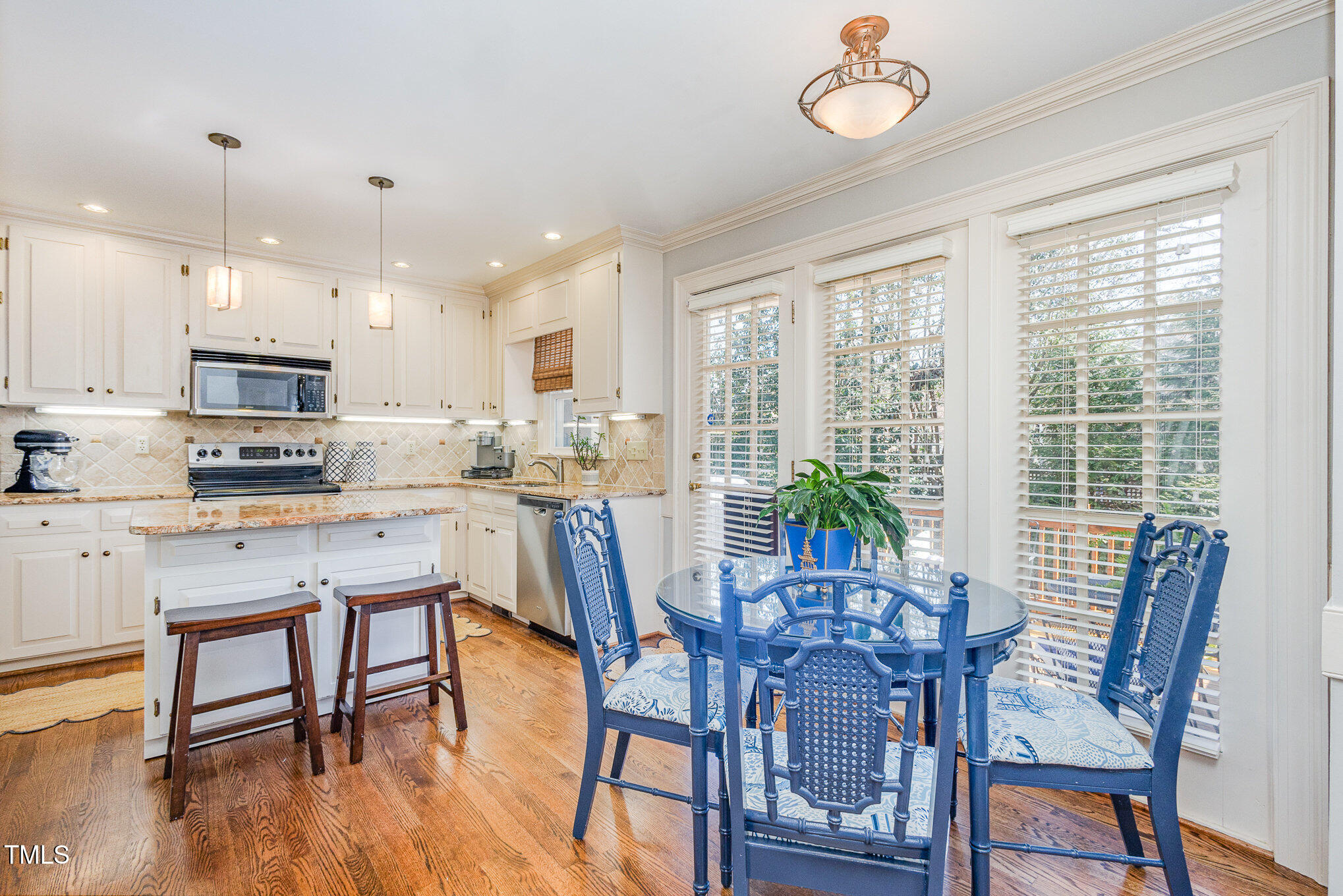 7508 Chippenham Court Raleigh, NC 27613 - Photo 15 of 36 012_file_390
