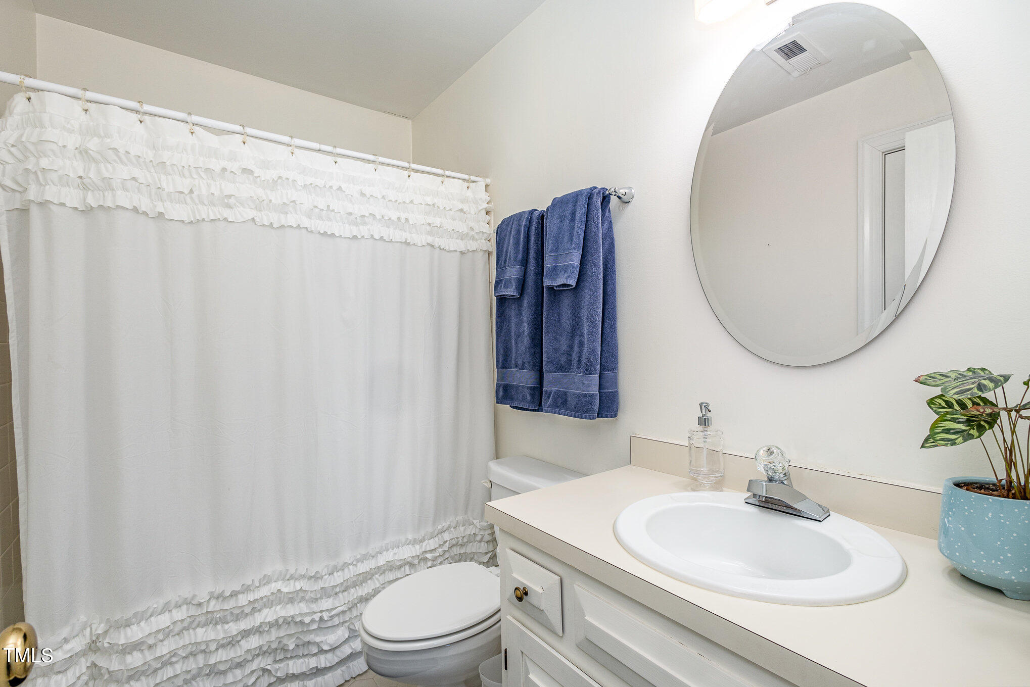 7508 Chippenham Court Raleigh, NC 27613 - Photo 29 of 36 025_file_229