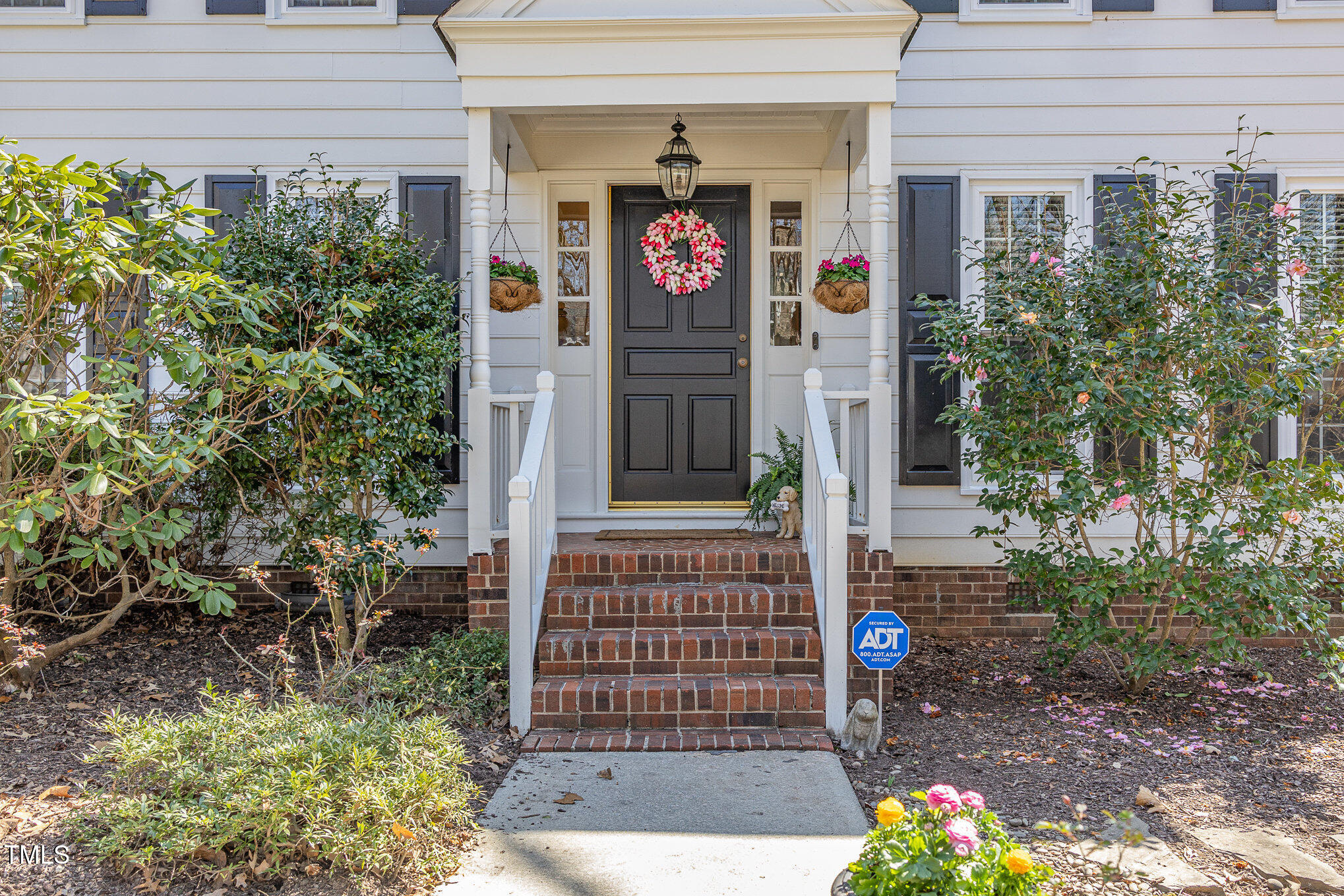 7508 Chippenham Court Raleigh, NC 27613 - Photo 5 of 36 005_file_409