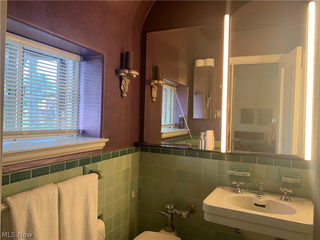 15717 Brewster Road Cleveland, OH 44112 - Photo 15 of 25 Gallery Image 15