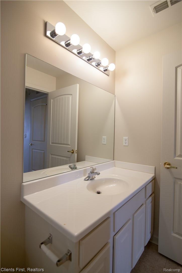 34122 Utica Road Fraser, MI 48026 - Photo 18 of 21 Fraser-22.jpg